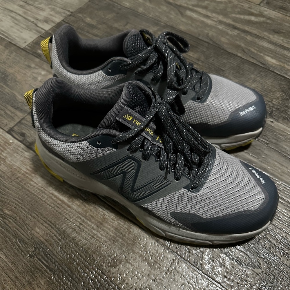 New Balance Gray and Yellow Men's Shoes Running Sneakers size 7.5 Comfortable